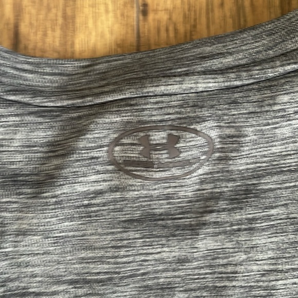 Underarmour heat gear t-shirt - Picture 5 of 5